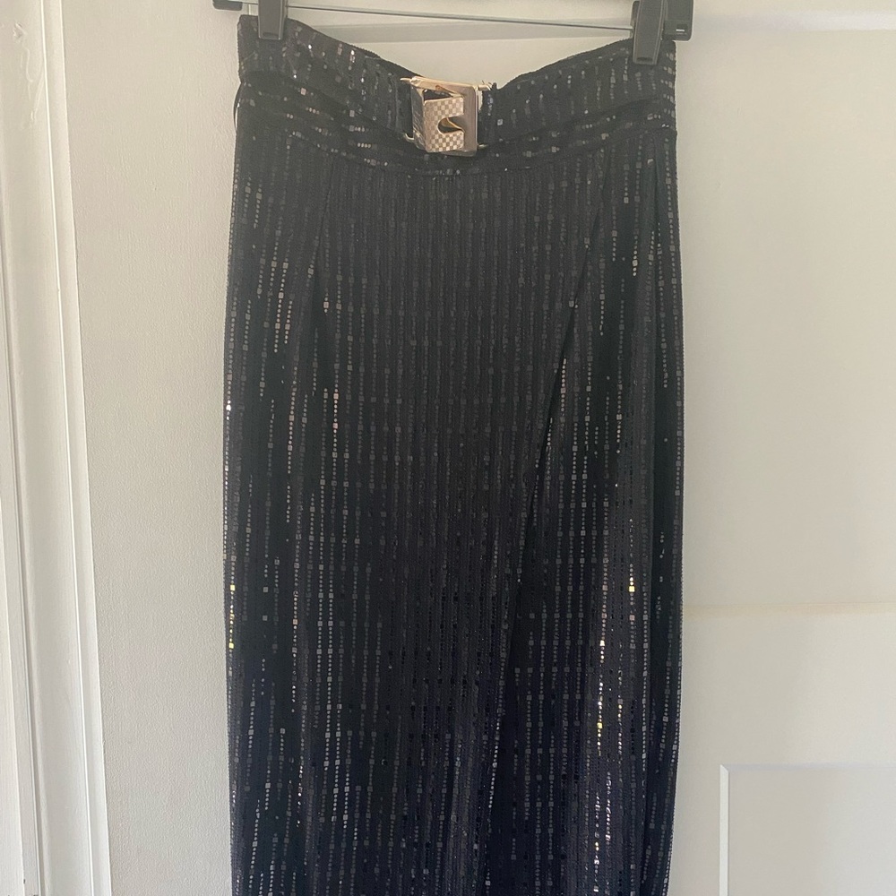 Black skirt with high slit